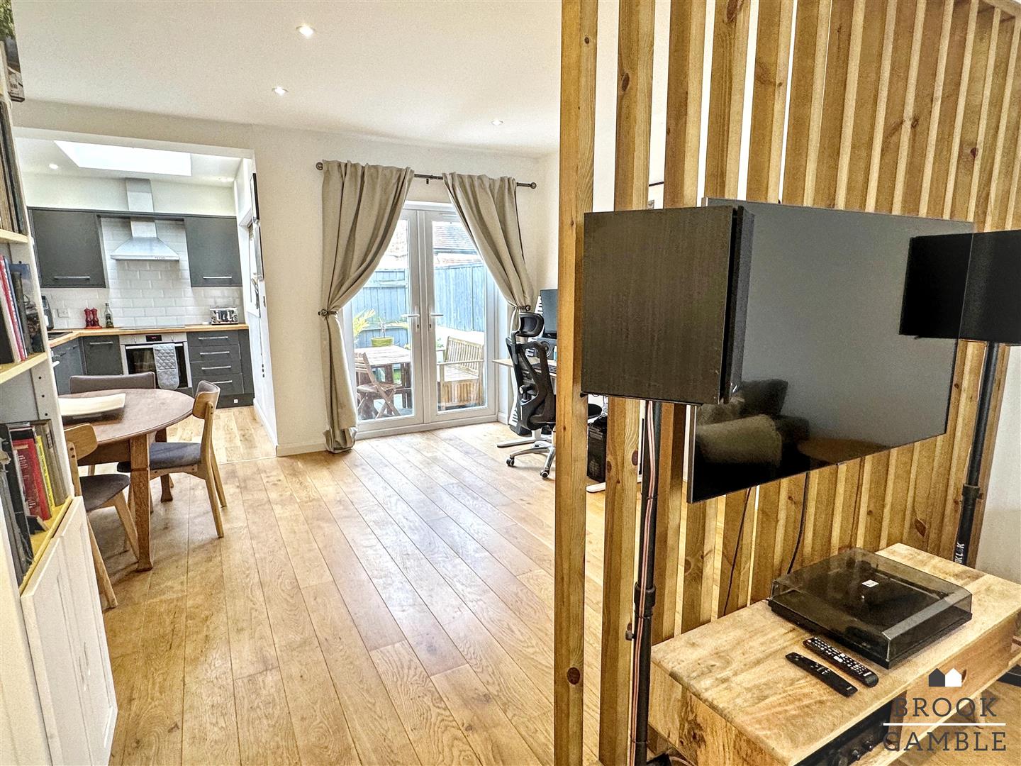 2 Bedroom House. Melbourne Road in Eastbourne,  17